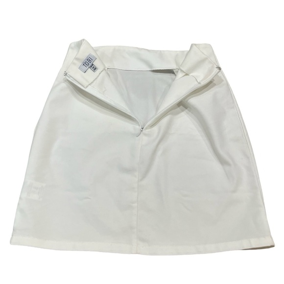 Tobi White Pleated Mini Skirt | Size XS - Picture 3 of 6